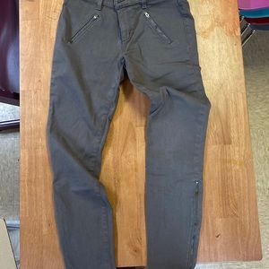 Pilcro women’s grey skinny jeans